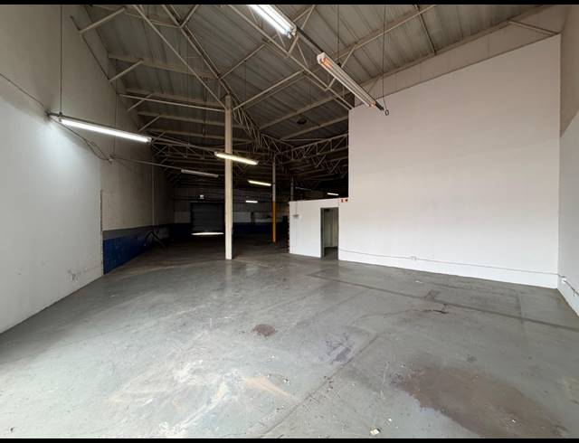 379M² WAREHOUSE TO LET IN HALFWAY HOUSE